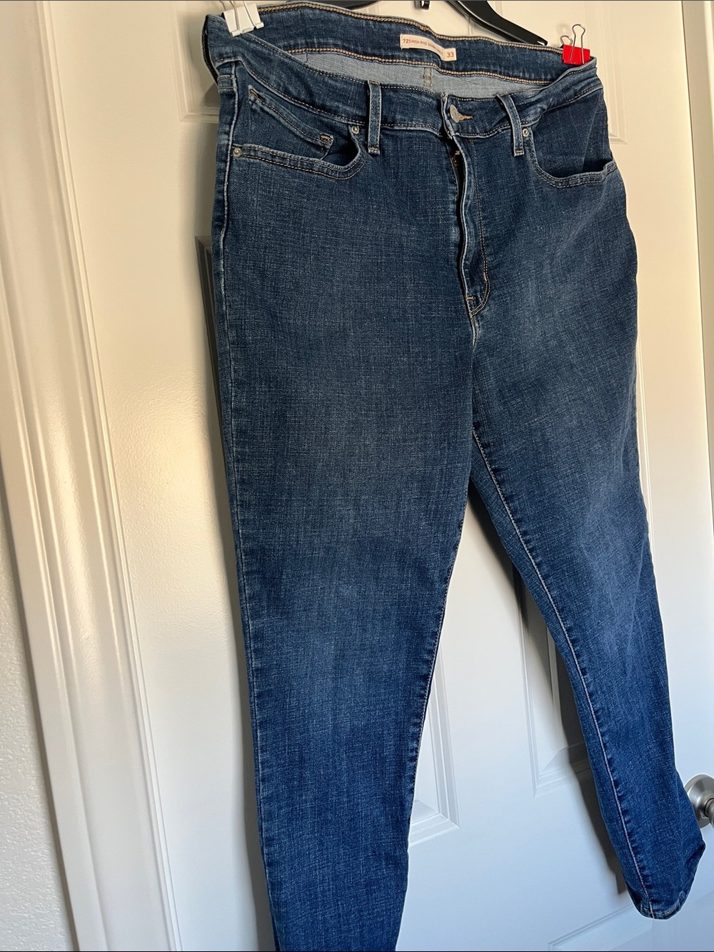 Levi's Women’s Skinny Jeans in Medium Blue Denim